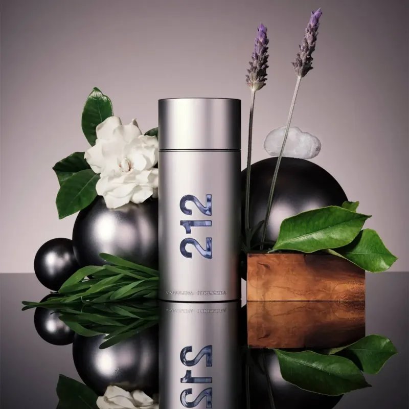 Carolina Herrera 212 Men Eau De Toilette 100ml – Perfume Almizcle Amaderado Floral Carolina Herrera 212 Men Eau De Toilette 100ml – Perfume Almizcle Amaderado Floral